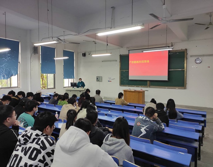 学生处全体工作人员下沉参加主题班会活动图一.jpg