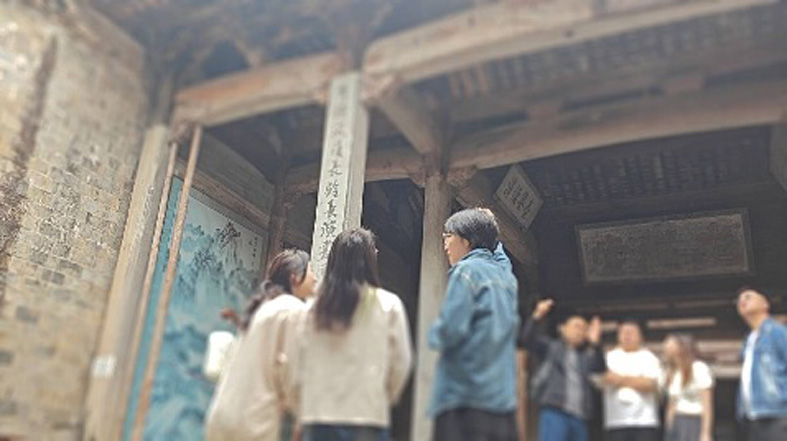 讲解.jpg